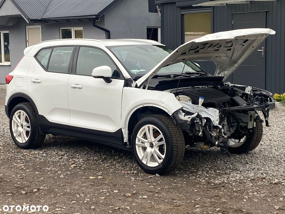 Volvo XC 40 T3 Momentum Pro - 11