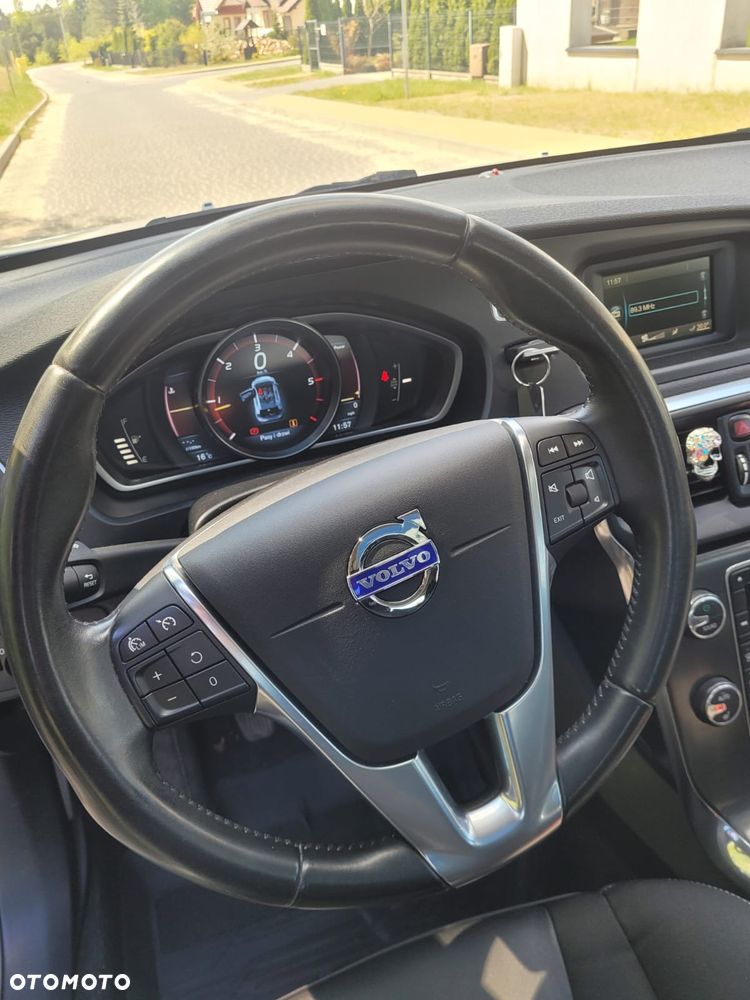 Volvo V40 D3 R Design - 11