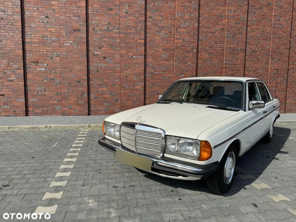 Mercedes-Benz W123 - 2