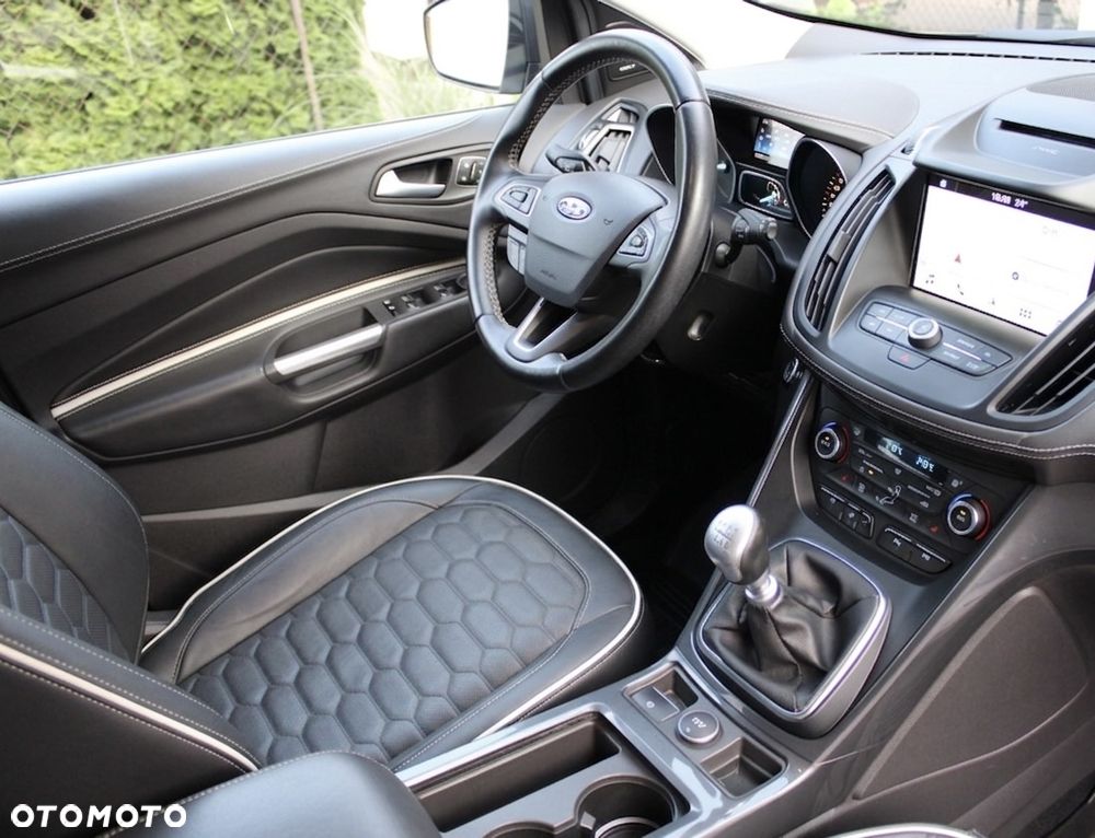Ford Kuga 1.5 EcoBoost 2x4 Vignale - 6