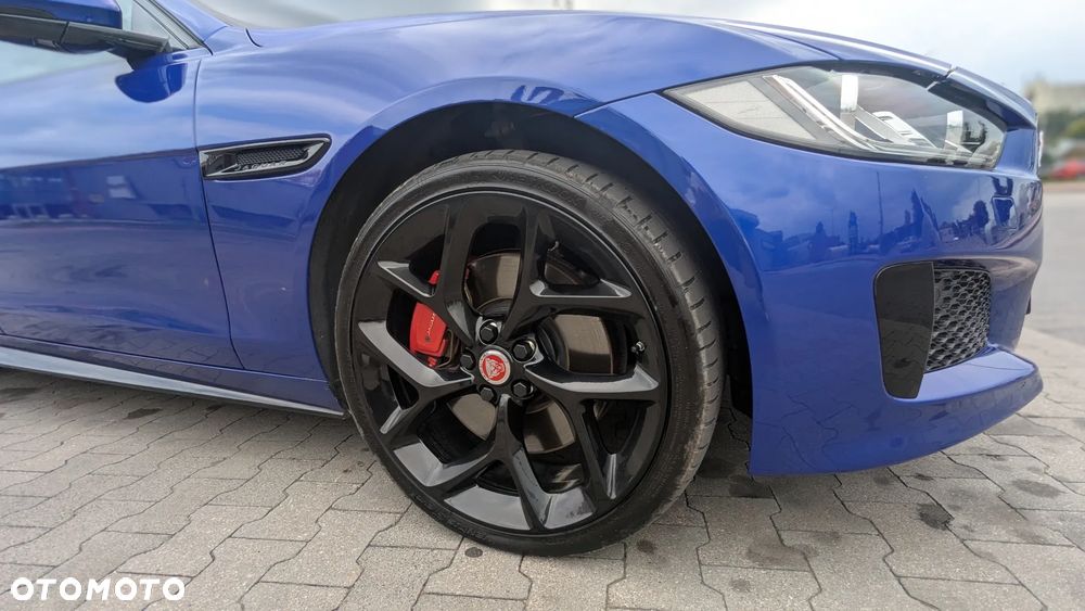 Jaguar XE S - 4