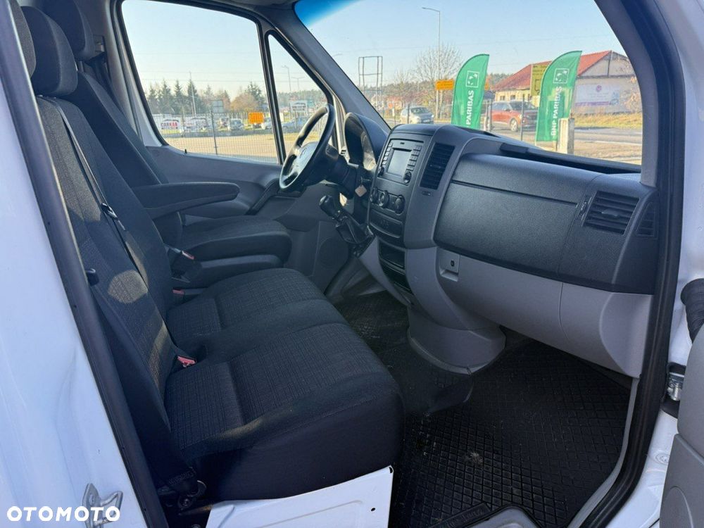 Mercedes-Benz Sprinter - 12