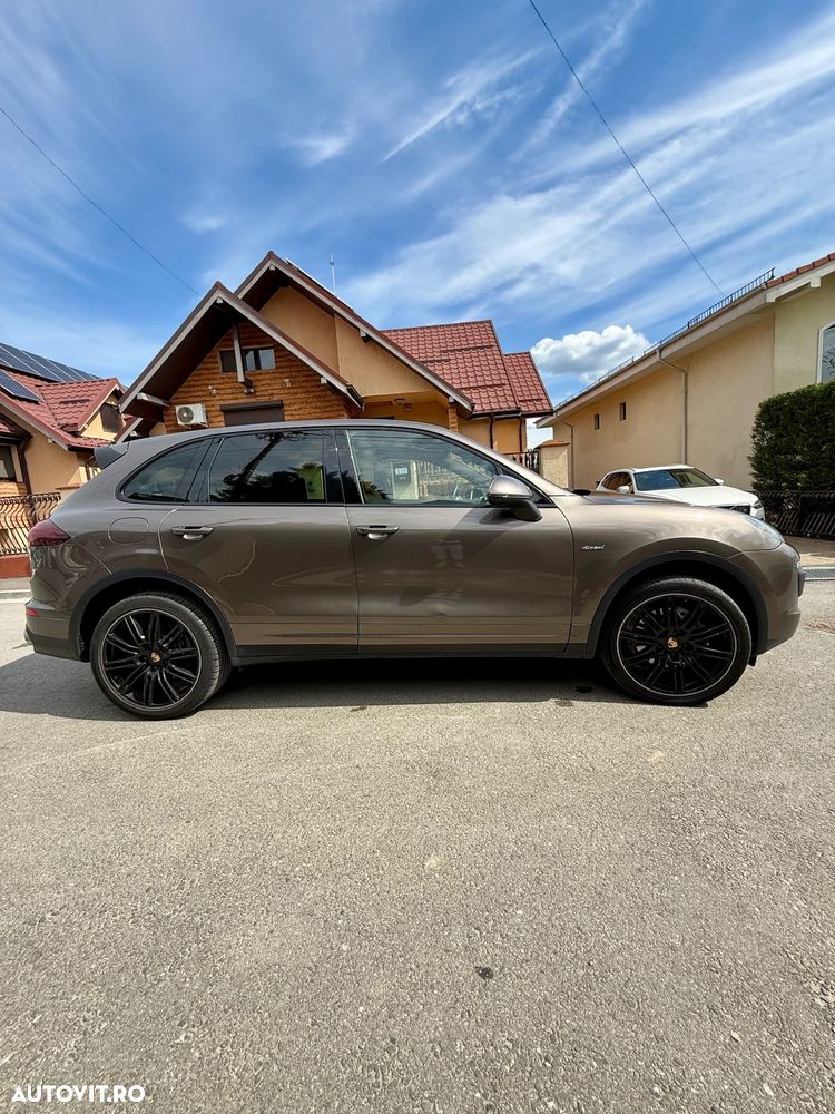 Porsche Cayenne - 7