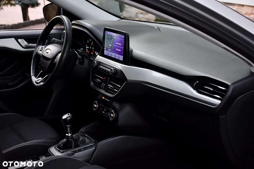 Ford Focus 1.5 EcoBlue Start-Stopp-System TITANIUM DESIGN - 17