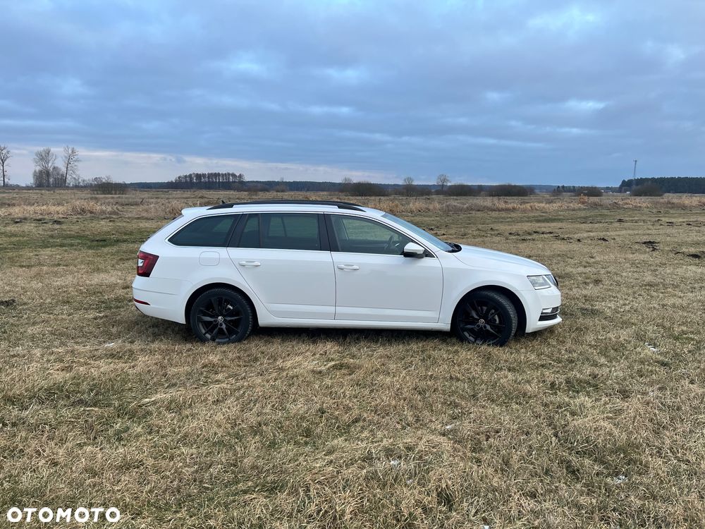 Skoda Octavia Combi 2.0 TDI DSG Style - 22