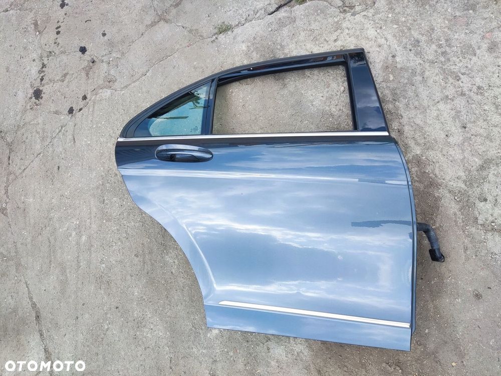 MERCEDES W204 DRZWI PRAWE TYLNE TYŁ SEDAN 755 - 1