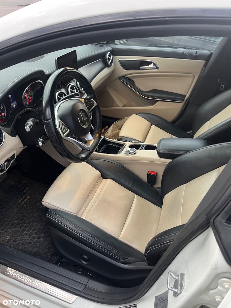 Mercedes-Benz CLA 250 4-Matic AMG Line - 7