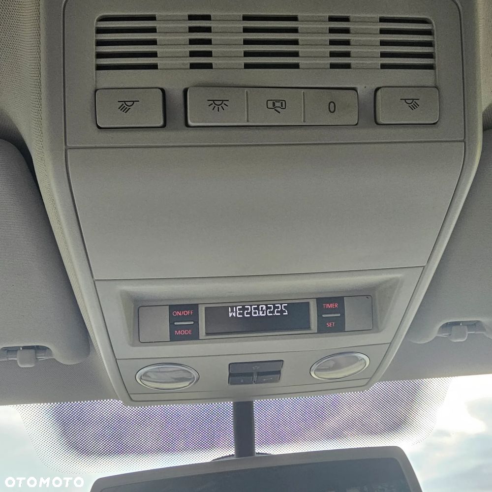 Volkswagen Multivan - 28