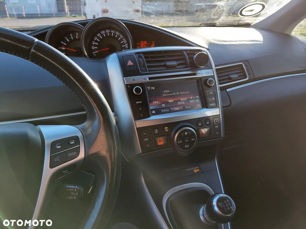 Toyota Verso 2.0 D-4D 7-Sitzer Executive - 11