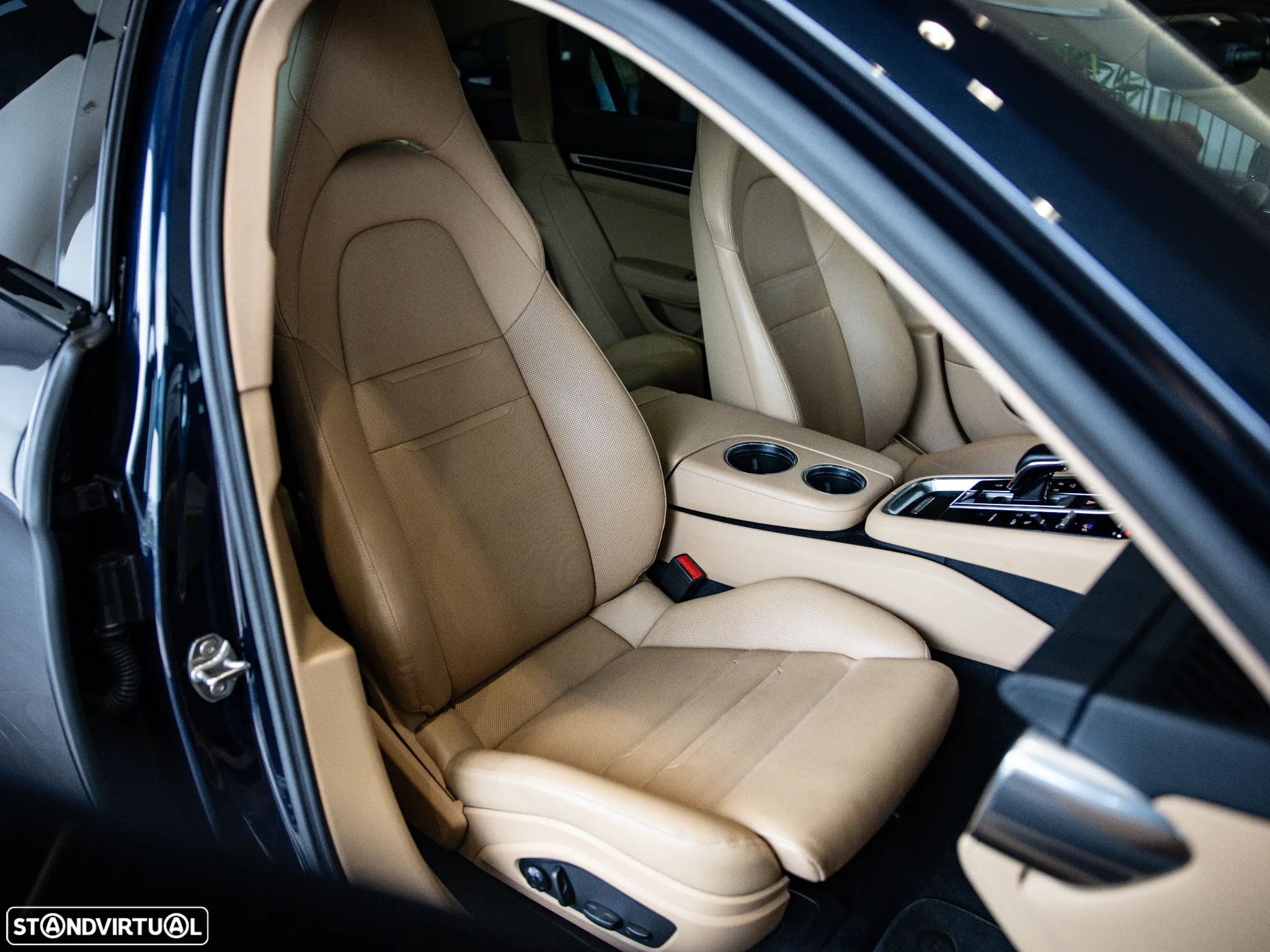 Porsche Panamera Sport Turismo 4 E-Hybrid Platinum Edition - 42