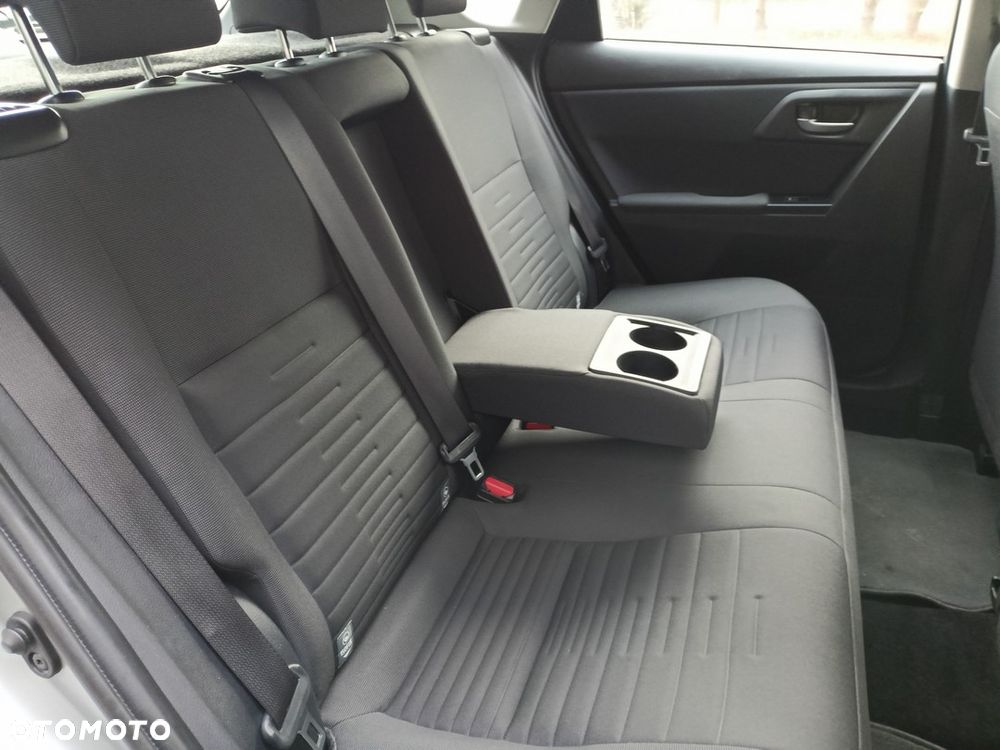 Toyota Auris Hybrid 135 Prestige - 30