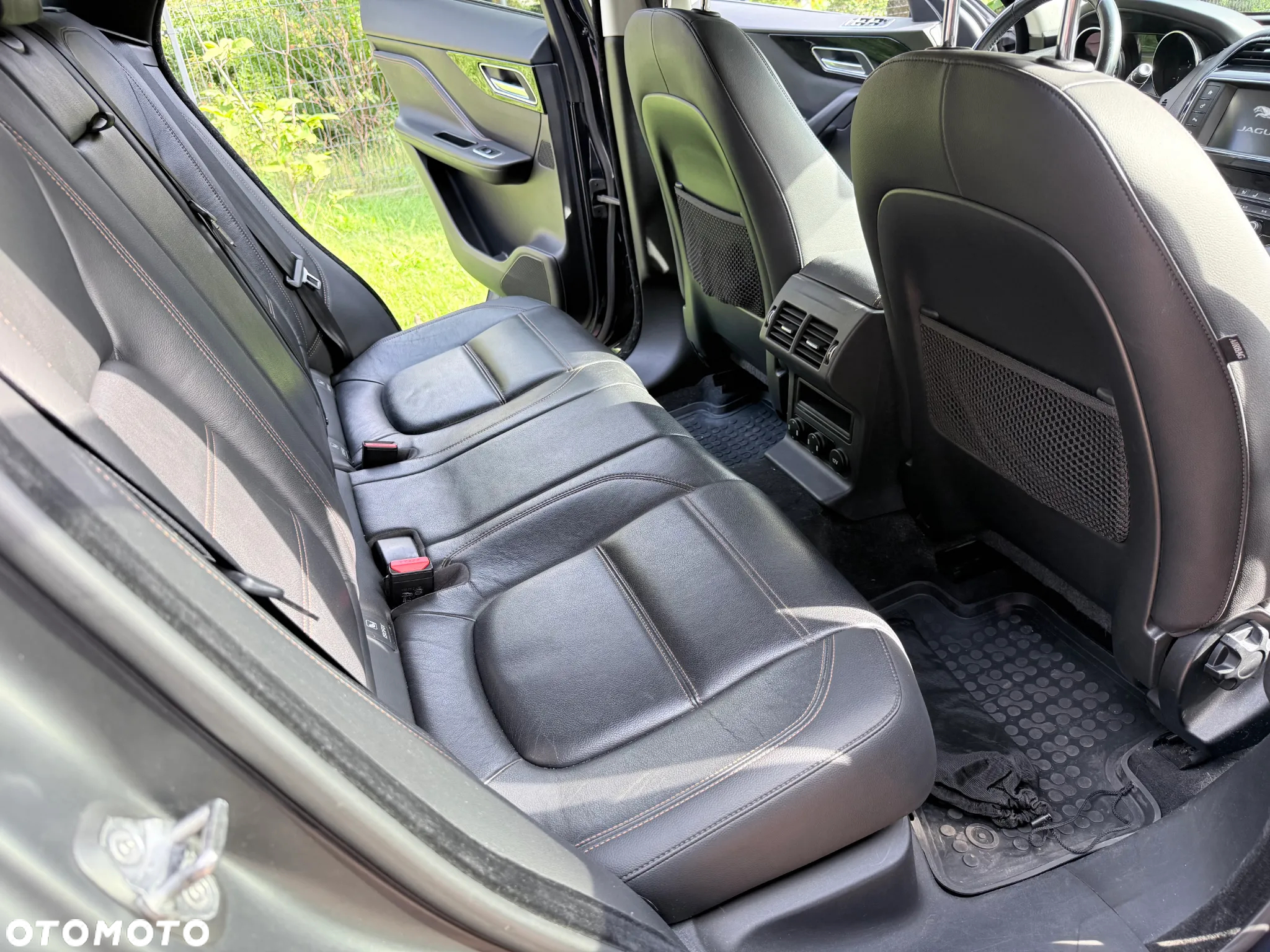 Jaguar F-Pace 2.0 i4D AWD Prestige - 16