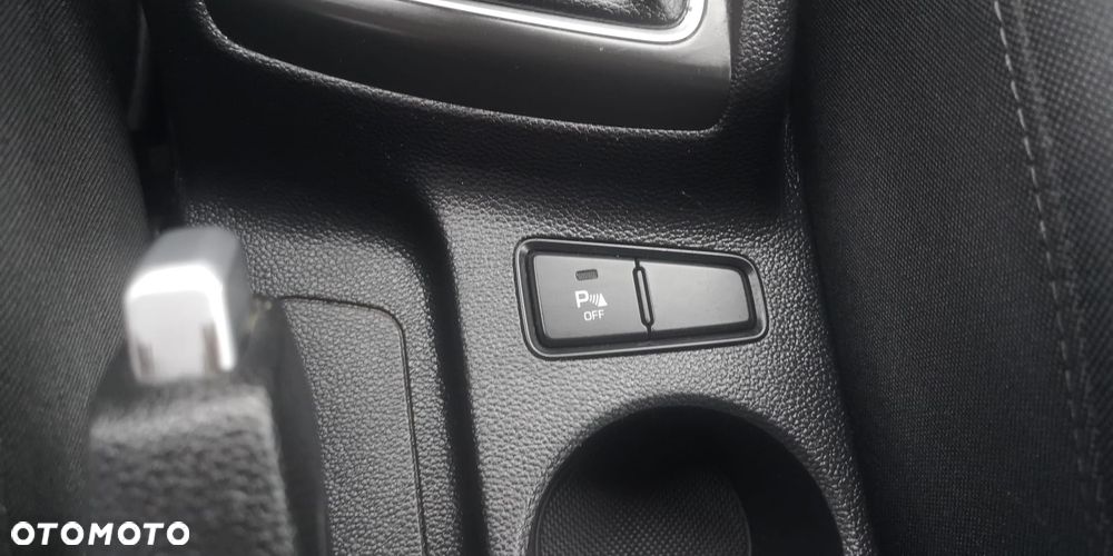 Hyundai i20 blue 1.2 Advantage+ - 19