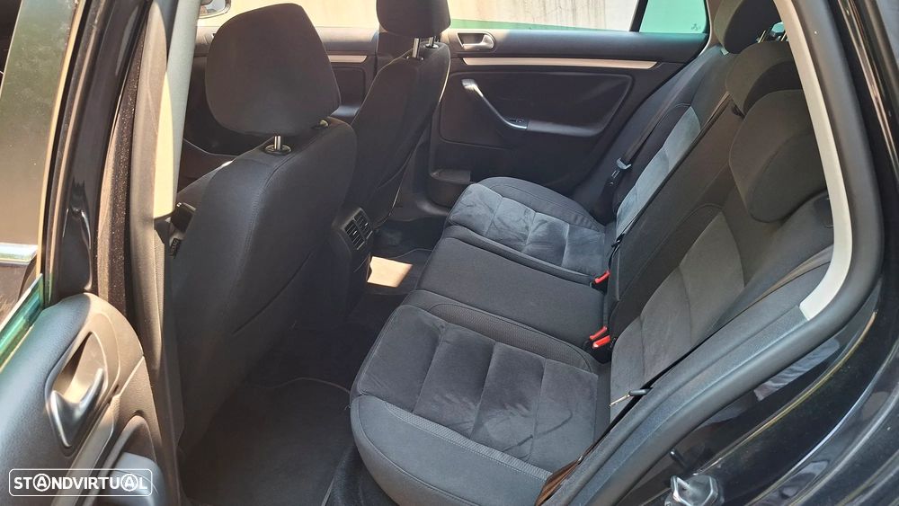 VW Golf Variant 1.6 TDi Highline DSG - 11