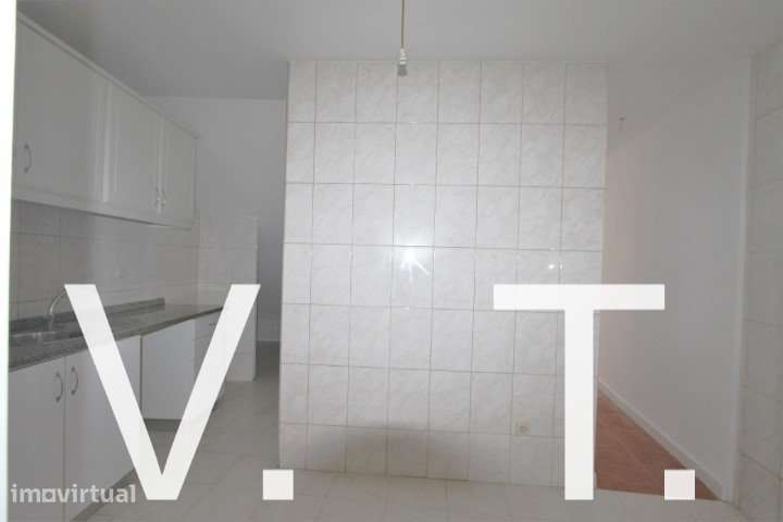 T0 Junto á Prçª da Batalha/ Poveiros/ S. Lazaro - Grande imagem: 4/11