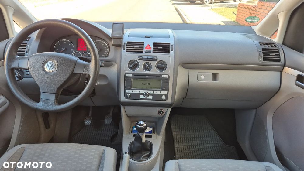 Volkswagen Touran 2.0 TDI DPF Trendline - 12