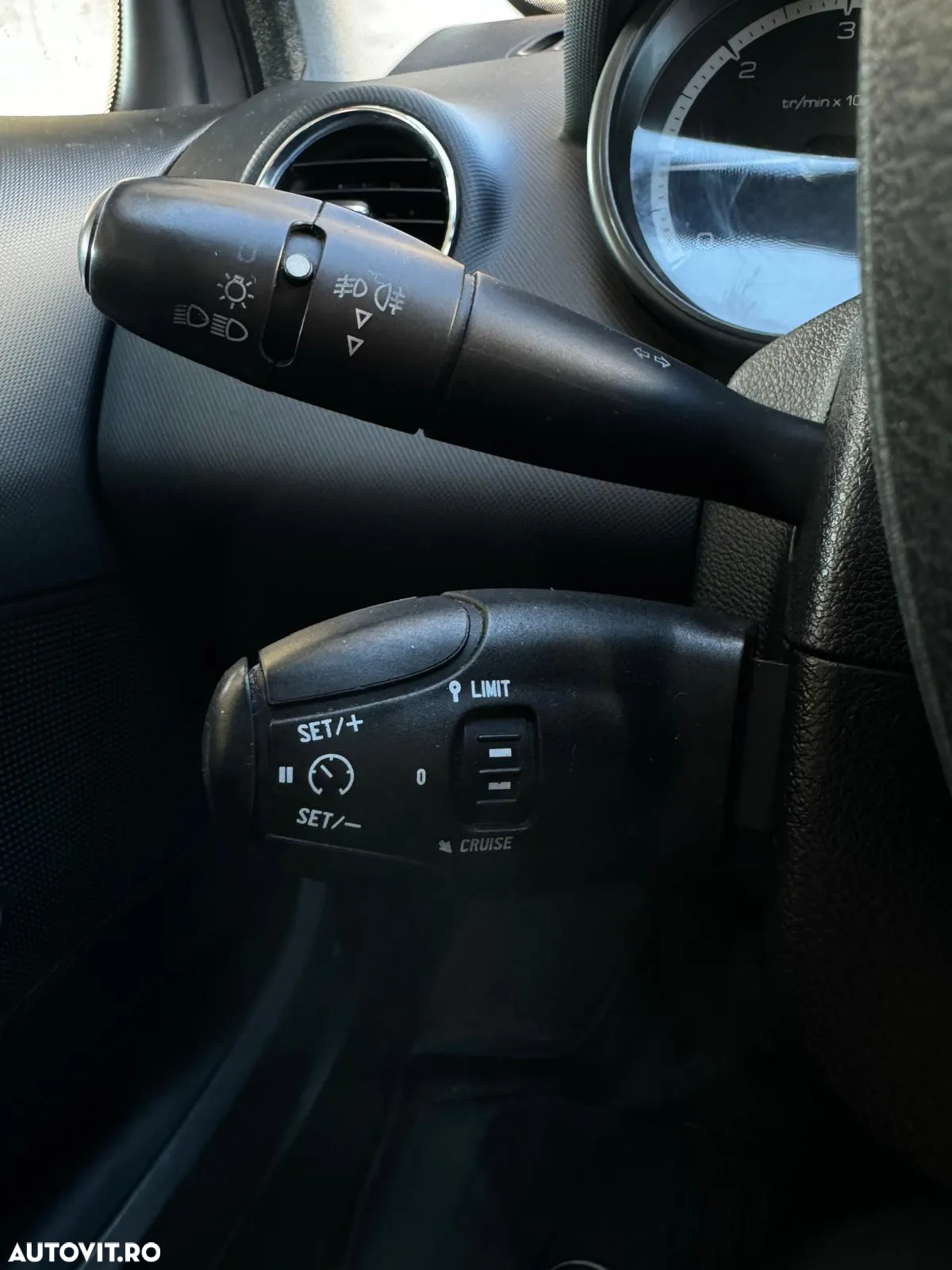 Peugeot 308 1.6HDi Premium Pack - 16