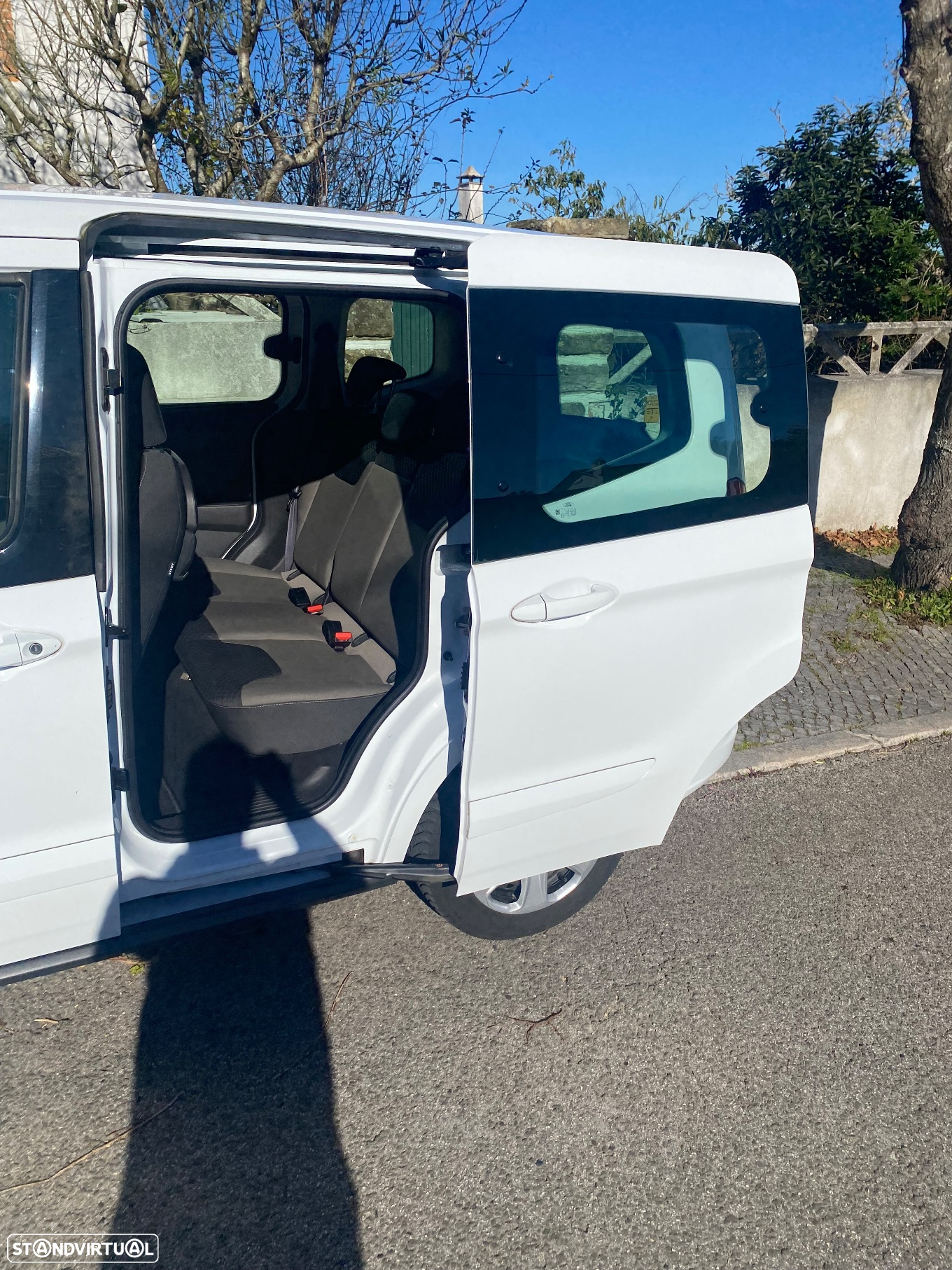 Ford Tourneo Courier 1.5 TDCi Ambiente - 25