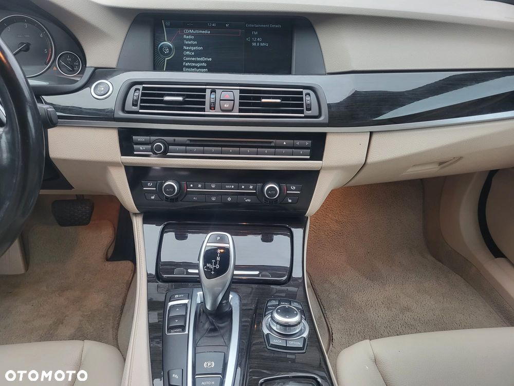 BMW Seria 5 525d - 5