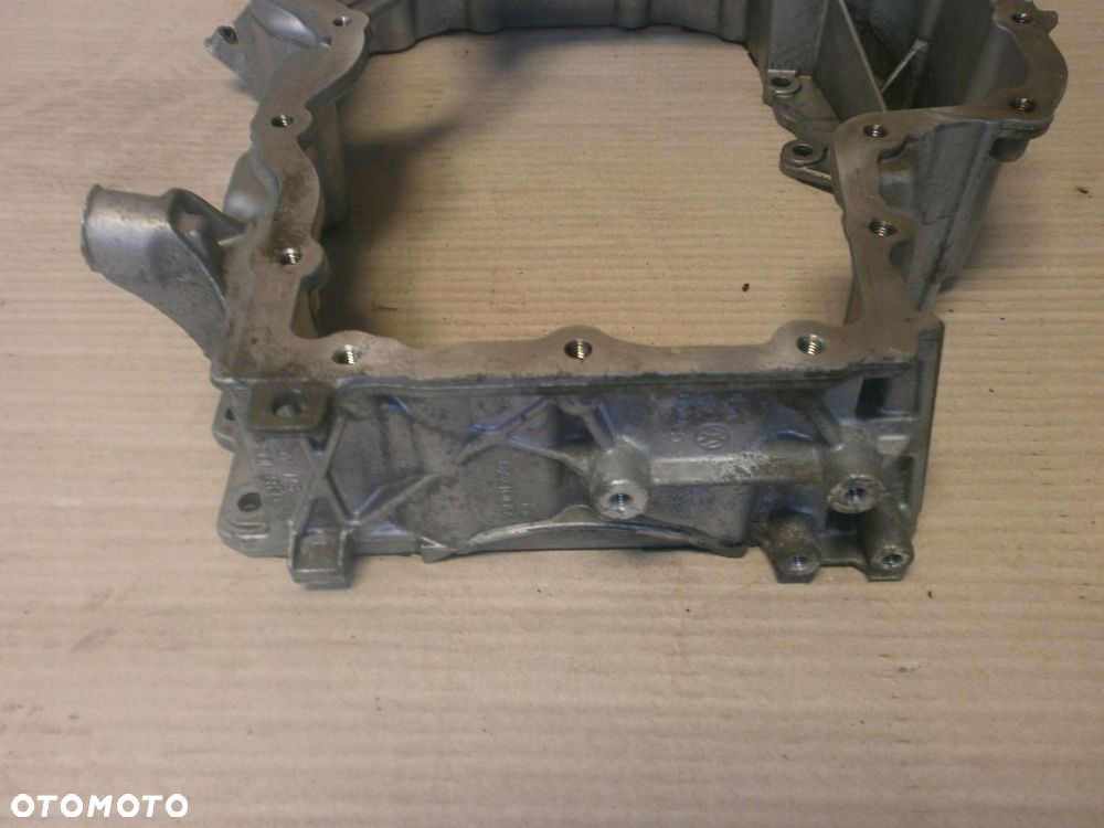 MISKA KARTER 04B103603E 1.4 TDI CUS CUT VW SKODA - 4