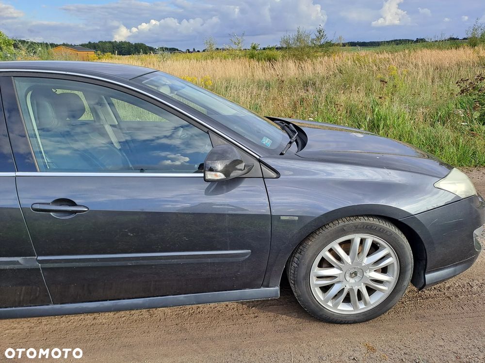Renault Laguna 2010 photo 2