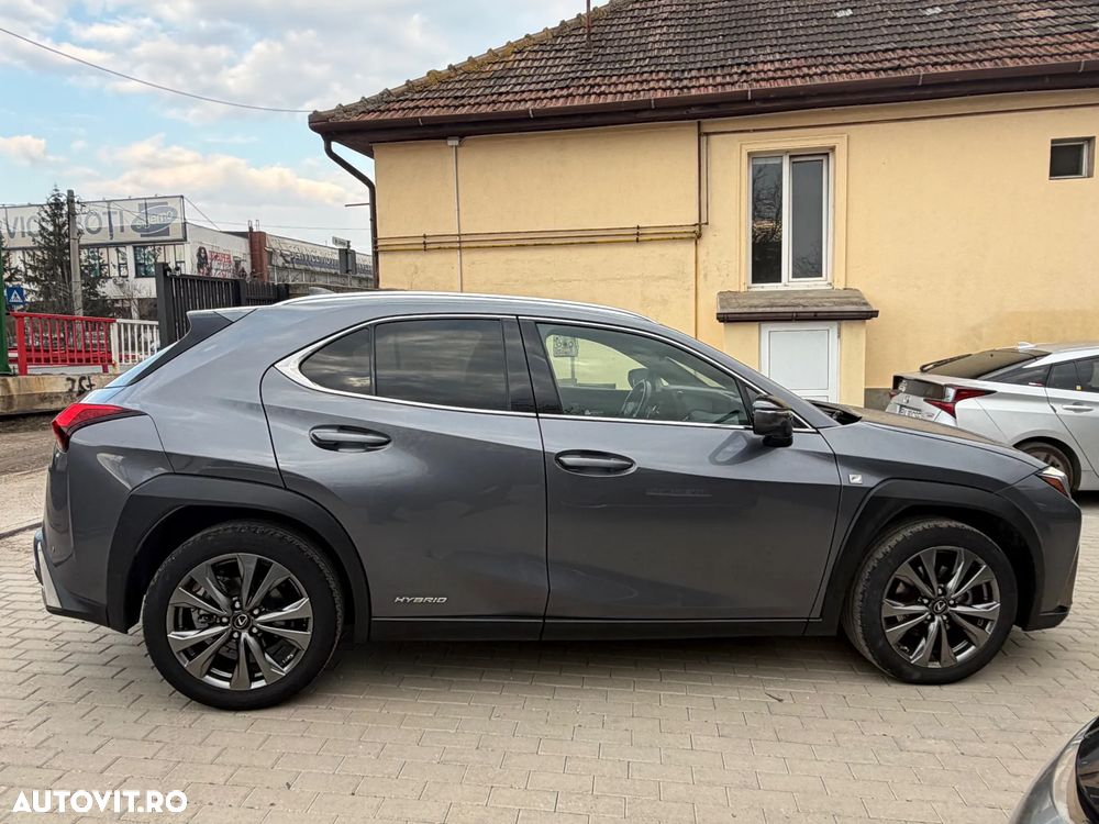Lexus UX 250h (E-FOUR) F SPORT - 14