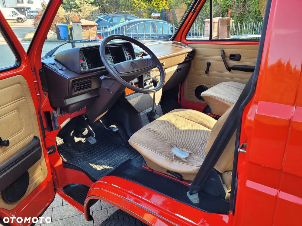 Volkswagen Transporter - 18