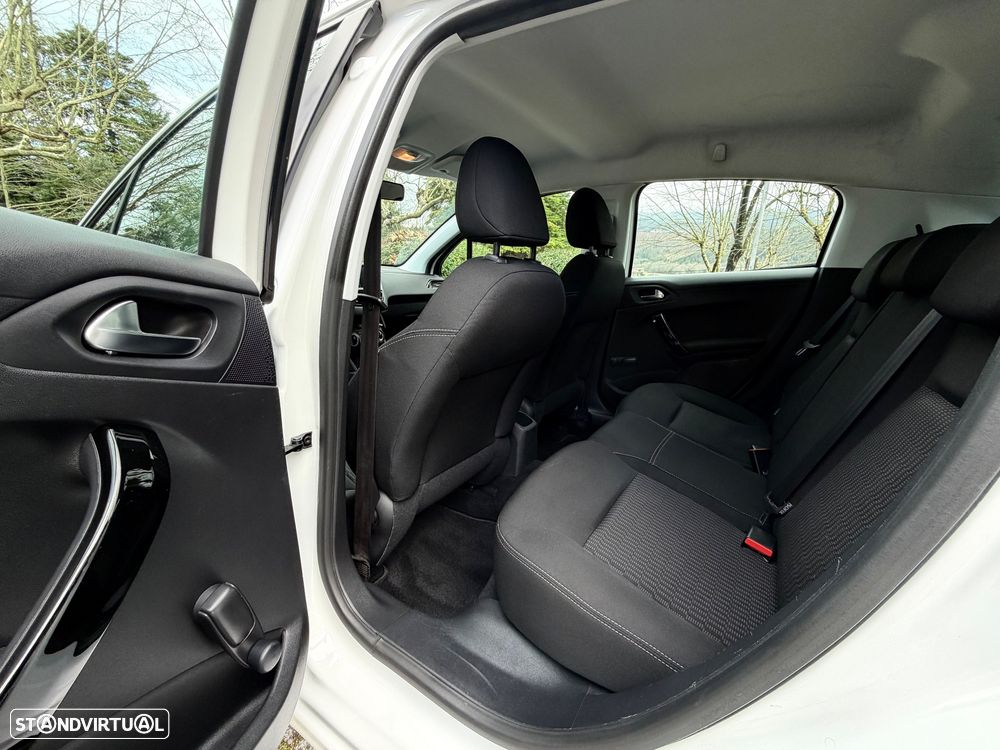 Peugeot 208 PureTech 82 Start & Stop Style - 29