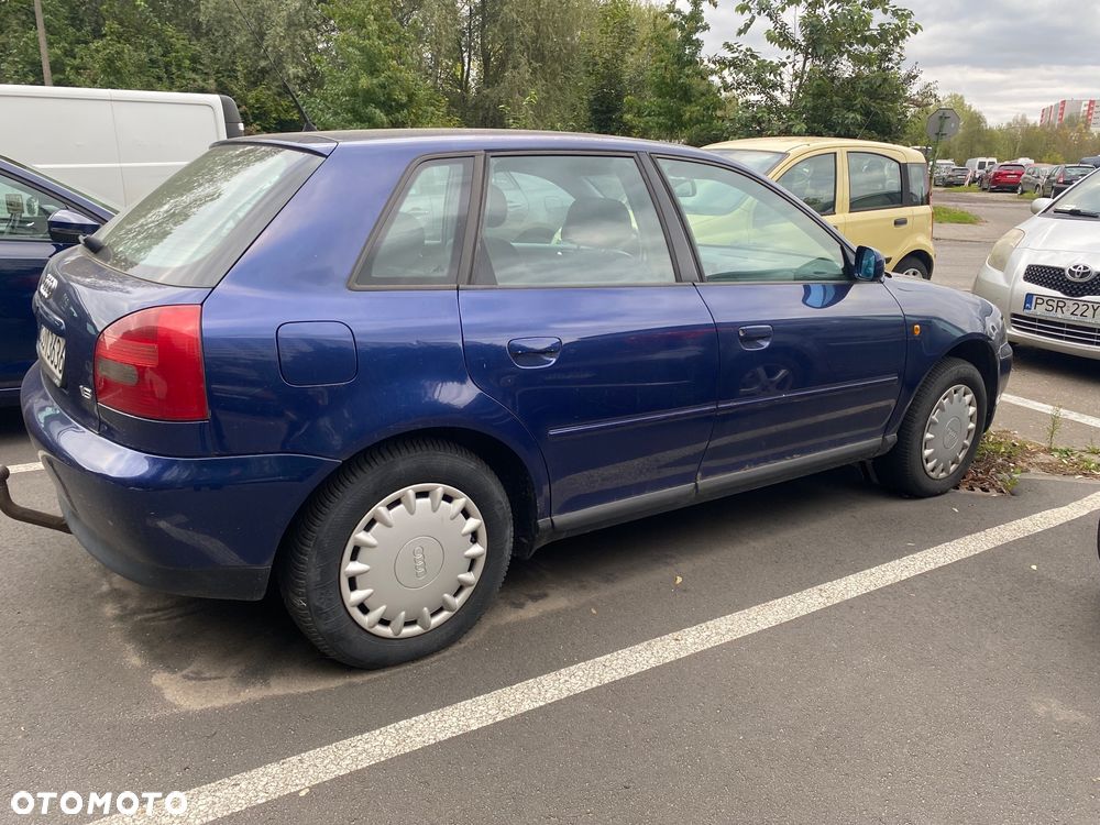 Audi A3 1.6 Ambiente - 2