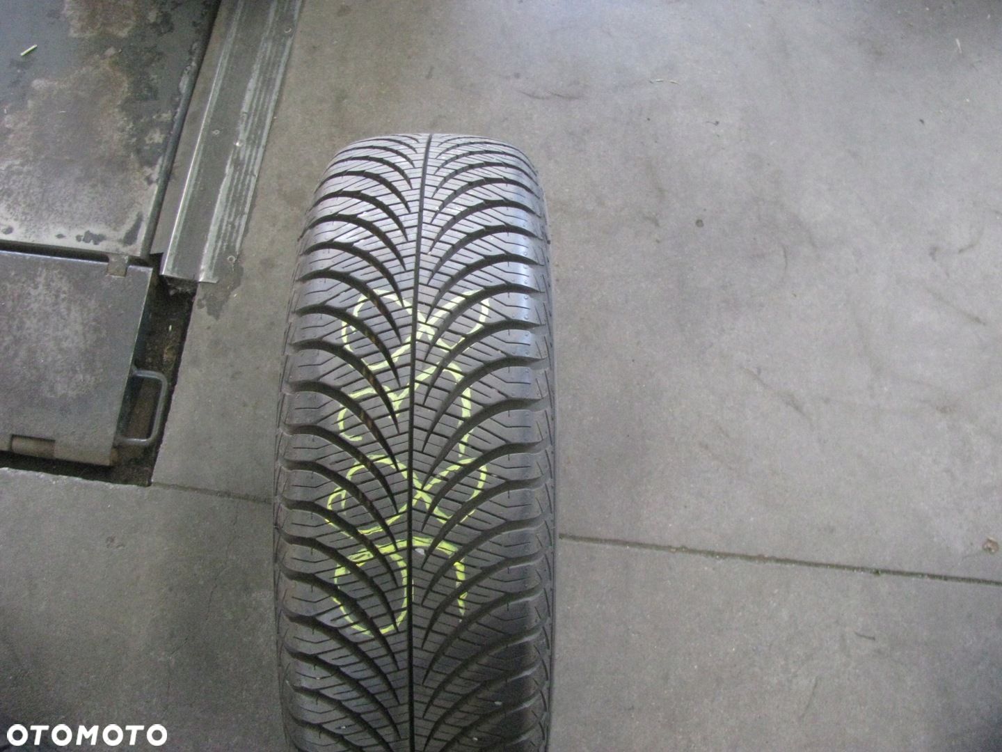 Opona całoroczna Goodyear Vector 4SEASONS GEN-2 175/65R15 84 H - 1