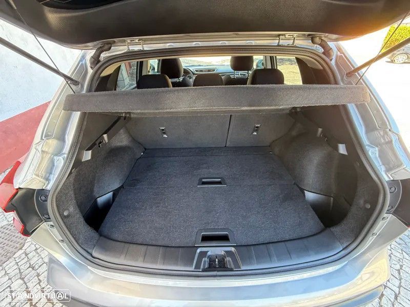 Nissan Qashqai 1.5 dCi N-Connecta J18+Led - 21