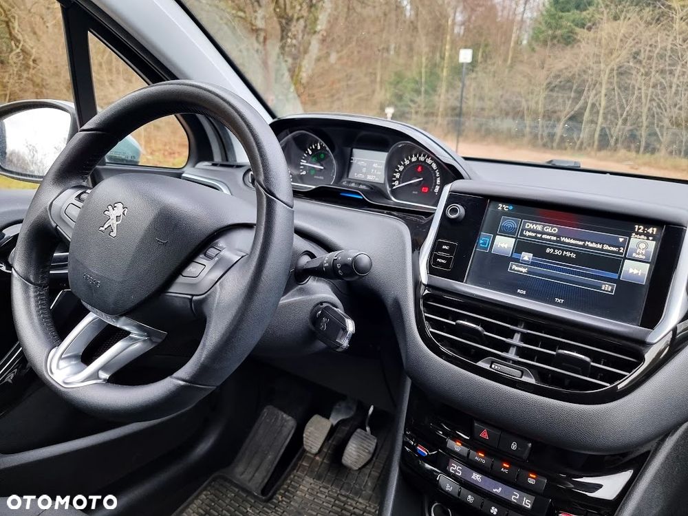 Peugeot 208 120 VTI Allure - 21