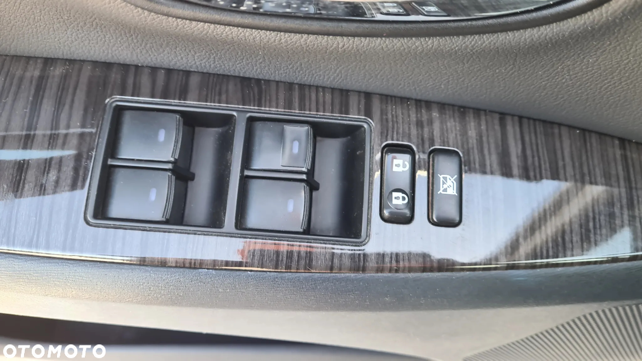 Toyota Avensis - 24