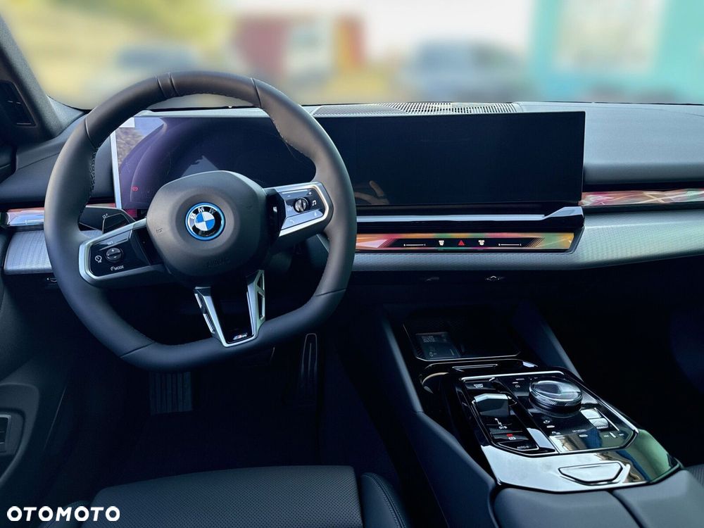 BMW i5 - 15