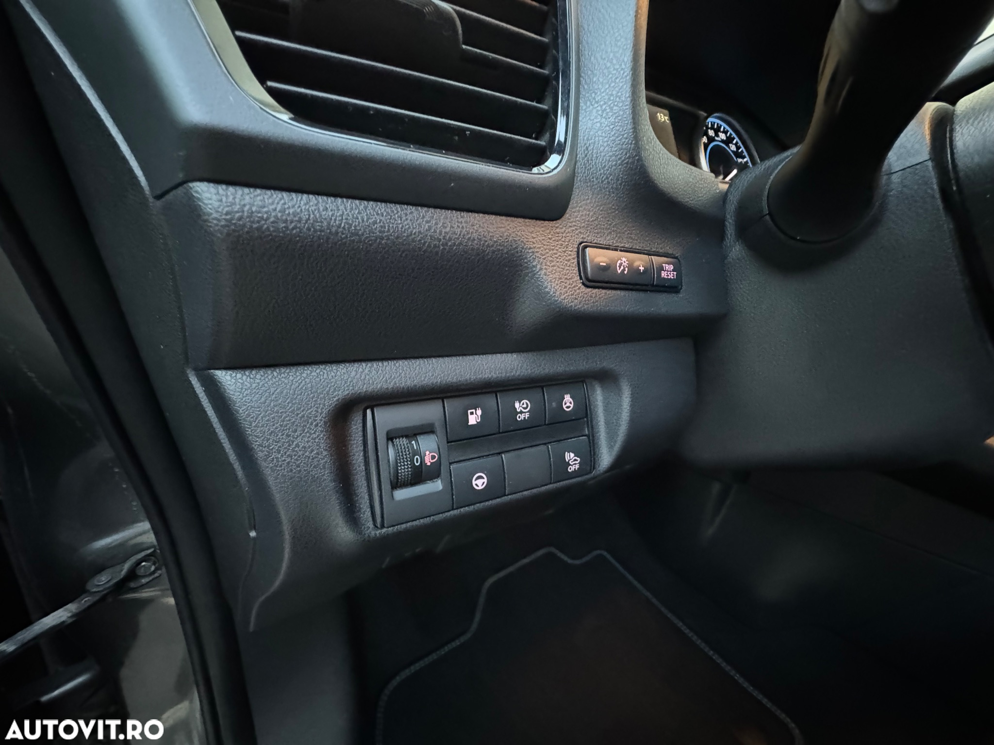 Nissan LEAF N-Connecta - 10
