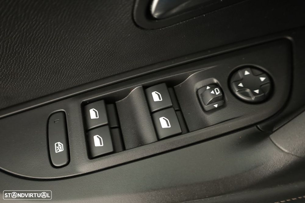 Peugeot 2008 1.2 PureTech Allure - 20