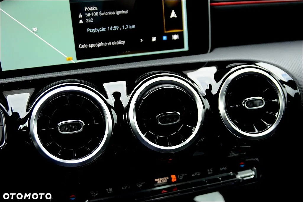 Mercedes-Benz Klasa A 200 7G-DCT AMG Line Advanced Plus - 30