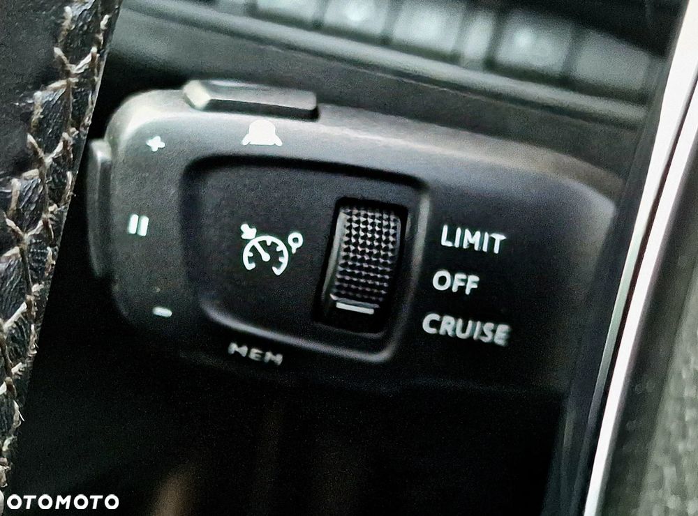 Peugeot 3008 225 e-EAT8 Allure Pack - 36