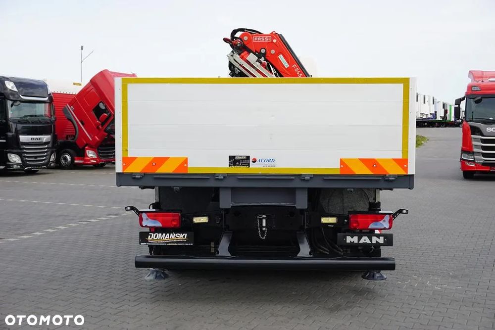 MAN TGS / 35.470 / E 6 / SKRZYNIOWY + HDS / FASSI F 545 / ŁAD. 13 105 KG / PILOT - 37