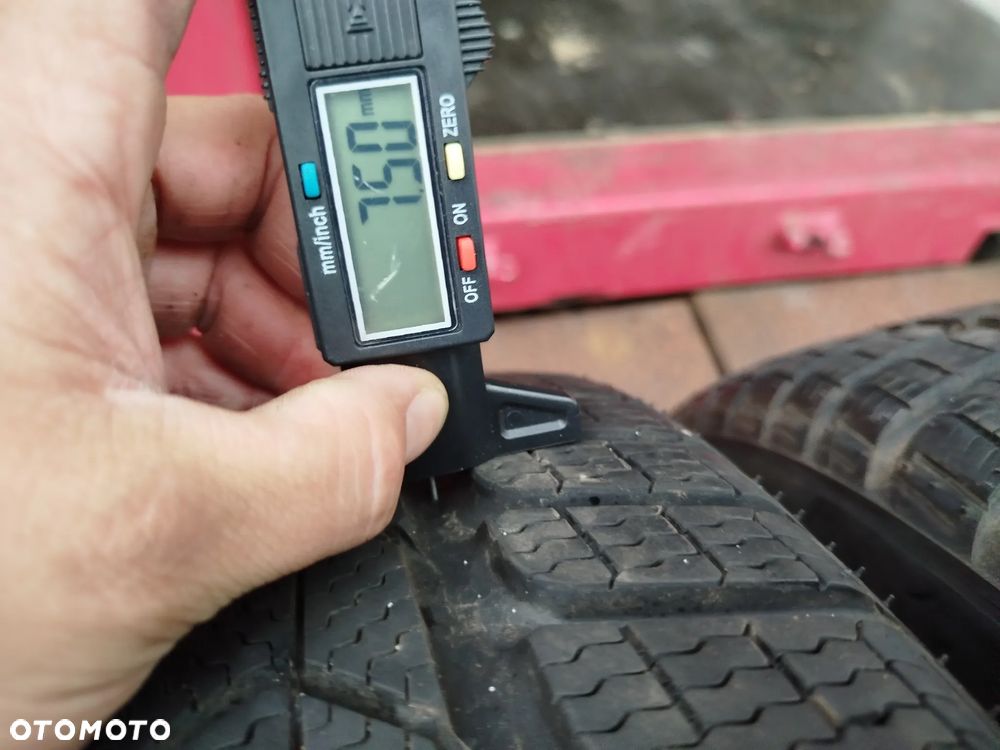 225/40R19 Michelin Pirelli Sottozero 3 2x95% bieżnika - 4