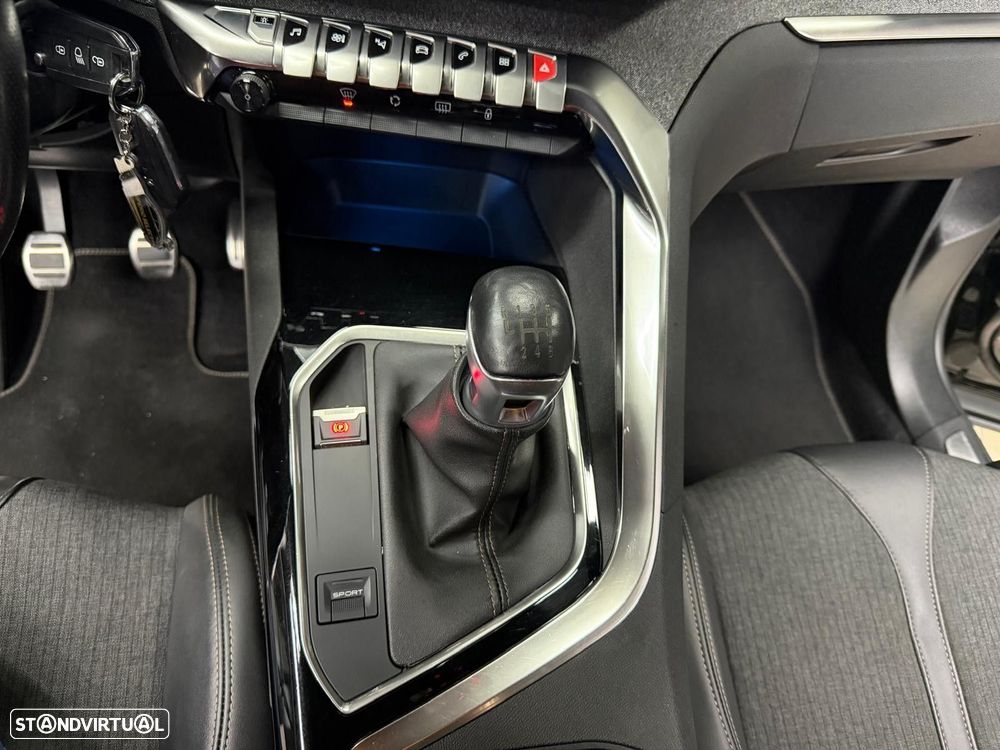 Peugeot 3008 1.2 PureTech GT Line - 28