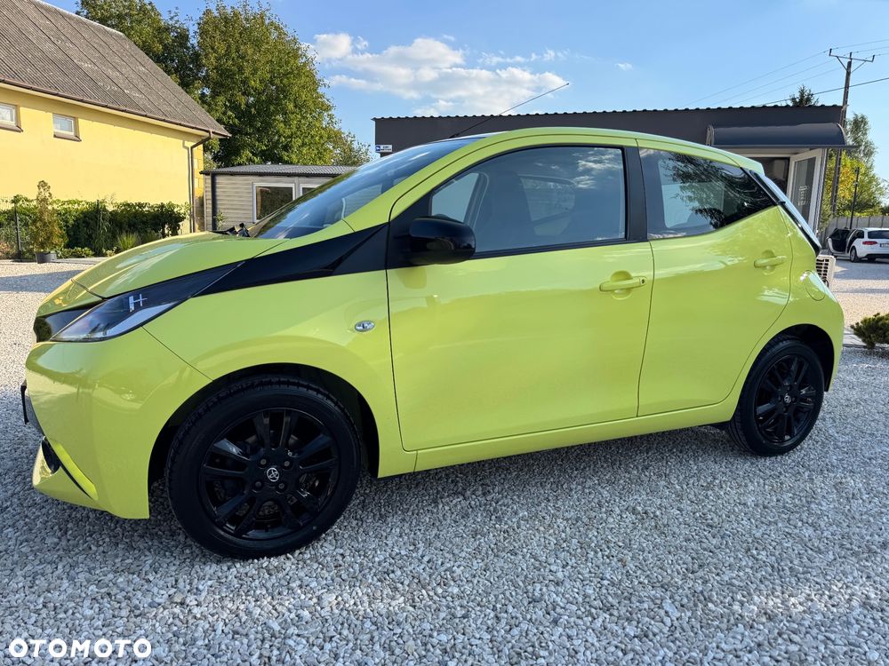 Toyota Aygo x mit x-business Paket - 11