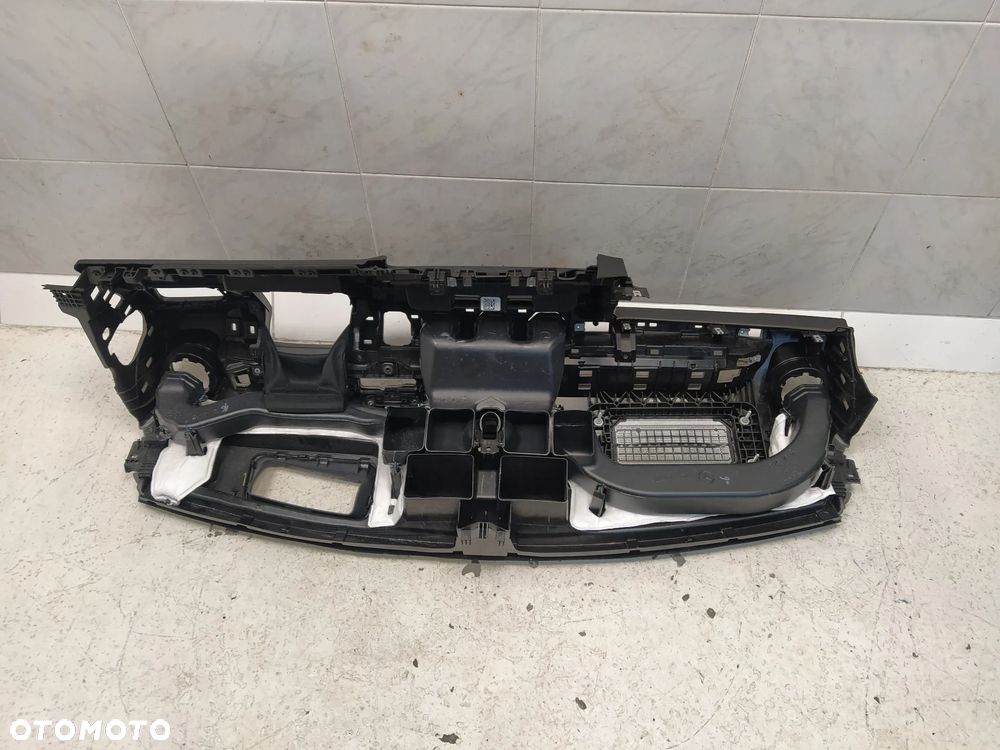 MERCEDES GLB X247 2025- DESKA ROZDZIELCZA KOKPIT KONSOLA EU ORYGINAŁ - 26