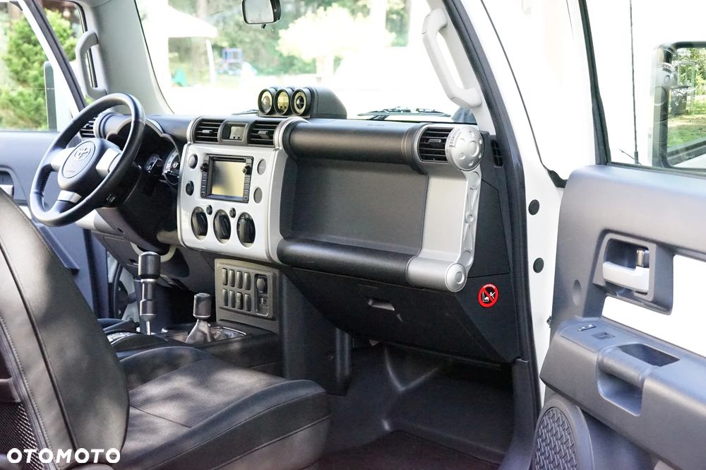 Toyota FJ - 18