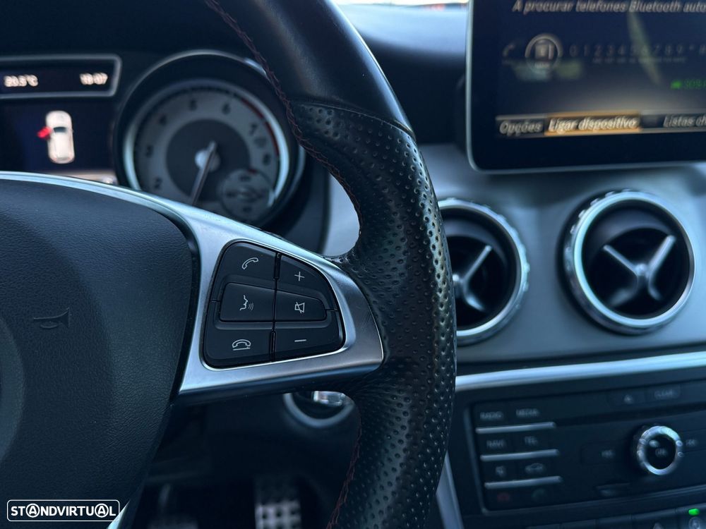 Mercedes-Benz GLA 180 AMG Line - 17