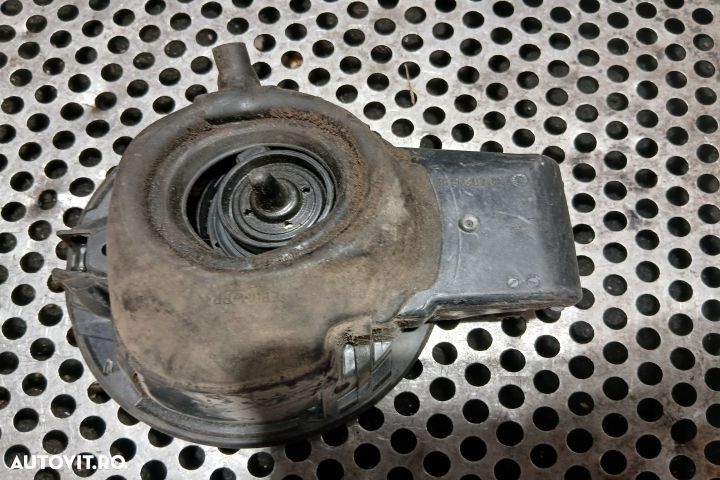 Usita rezervor 3C9809857 3C9809857 Volkswagen VW Passat B6 [2005 - 20 - 2