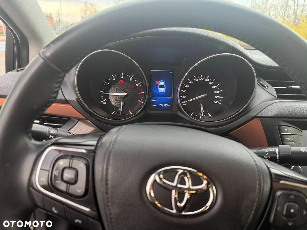 Toyota Avensis 1.8 Premium - 6