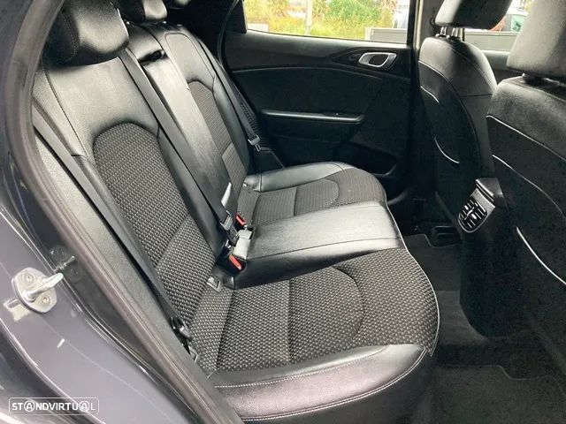 Kia XCeed 1.6 GDi PHEV Drive - 36