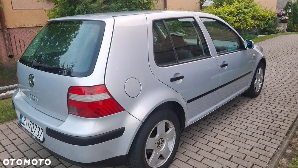 Volkswagen Golf - 4