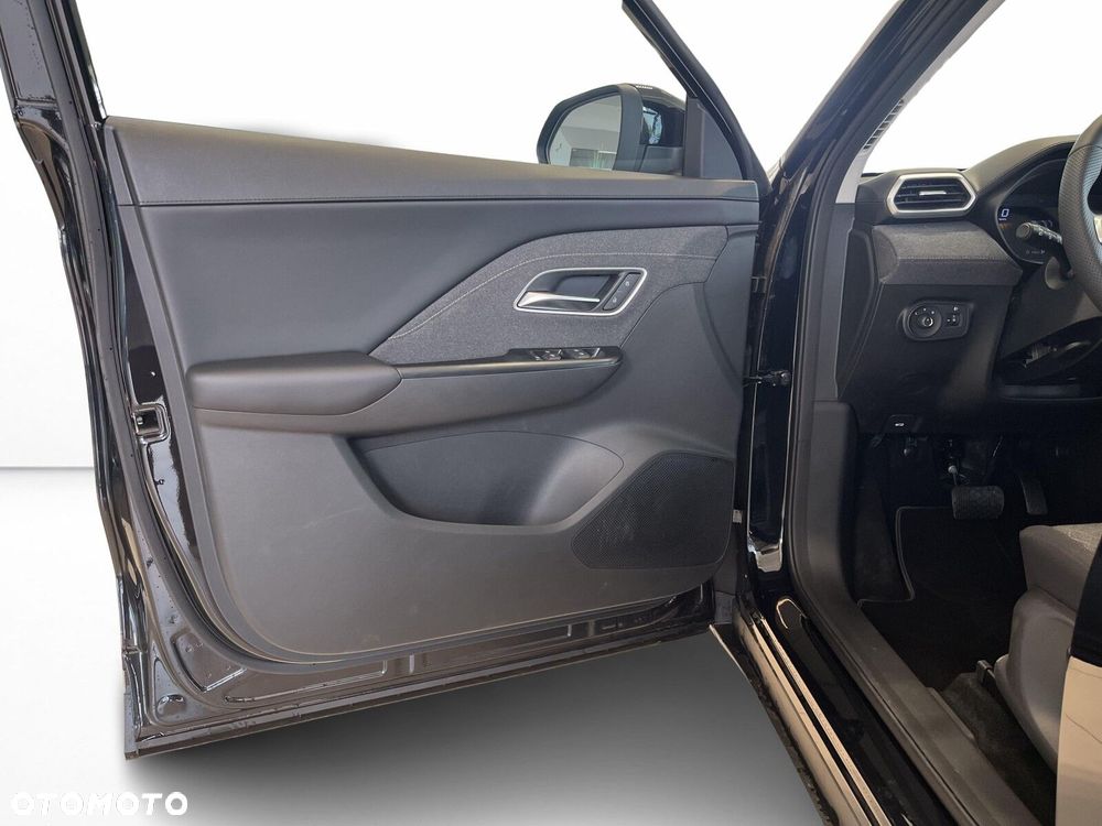 MG ZS Hybrid+ - 13